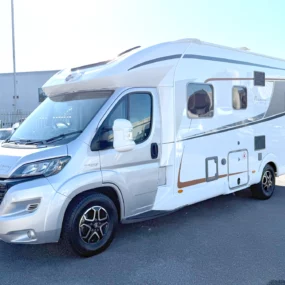 14256 Burstner Lyseo 744 Motorhome - Exterior Front Left
