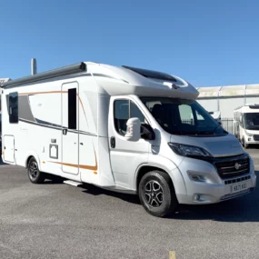 14256 Burstner Lyseo 744 Motorhome - Exterior Front Right
