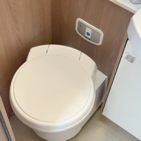 Burstner Lyseo 744 Thetford Toilet