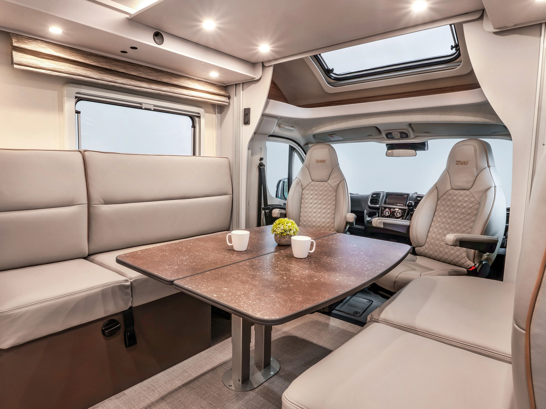 Burstner B66 684 TD Motorhome - Lounge 2