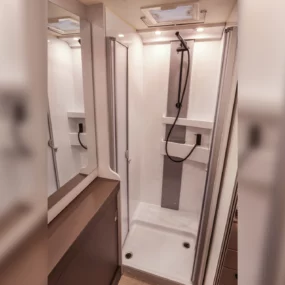 Burstner B66 684 TD Motorhome - Washroom Shower
