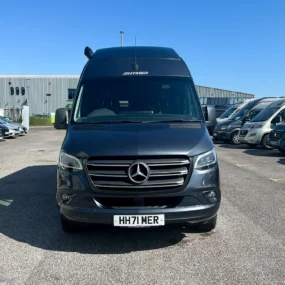 Hymer Grand Canyon S Exterior Front