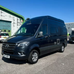 Hymer Grand Canyon S Exterior Front Right Side