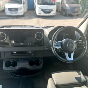 Hymer Grand Canyon S Steering Wheel & Multimedia System