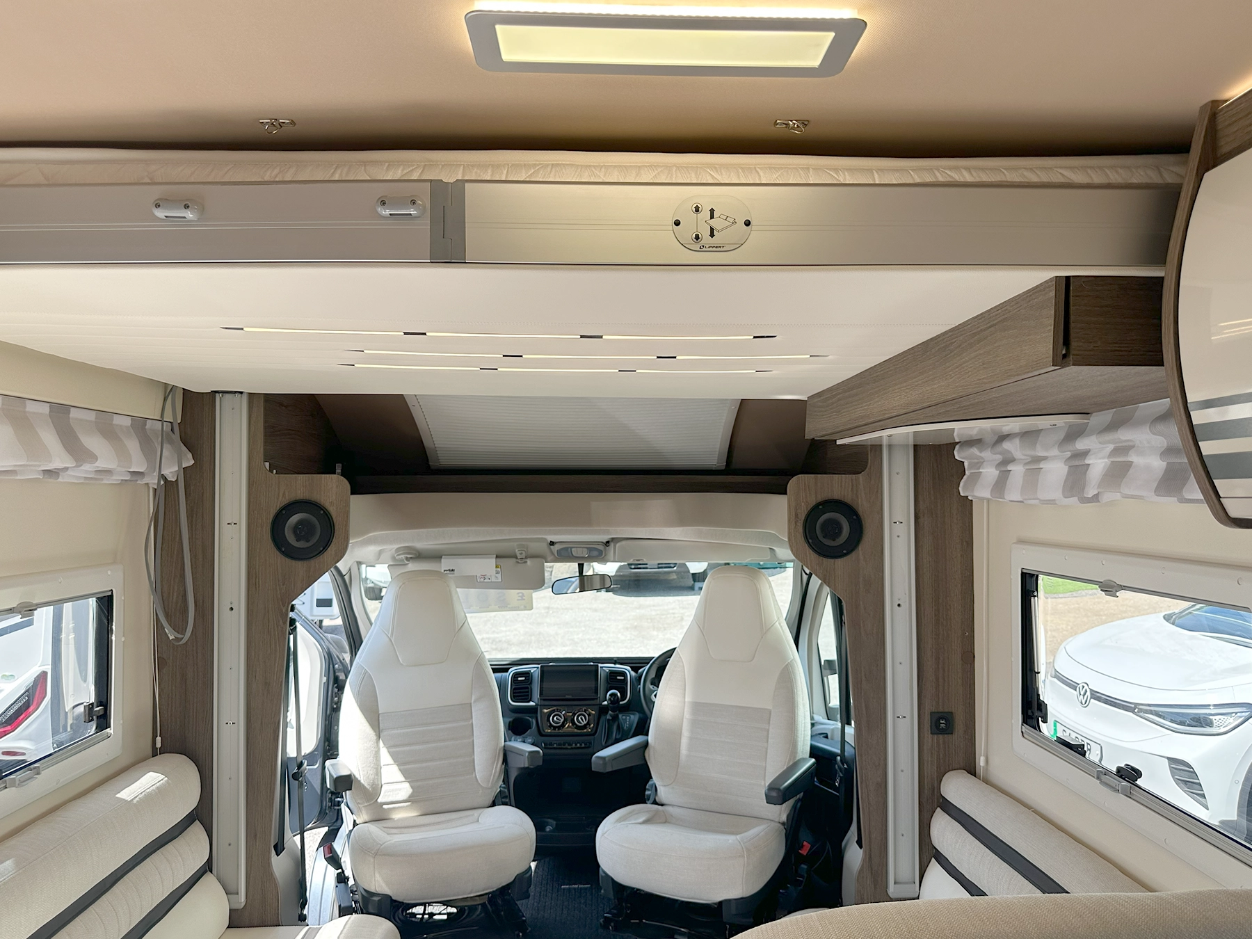 Roller Team T-Line 590 Drop Down Bed Over Lounge