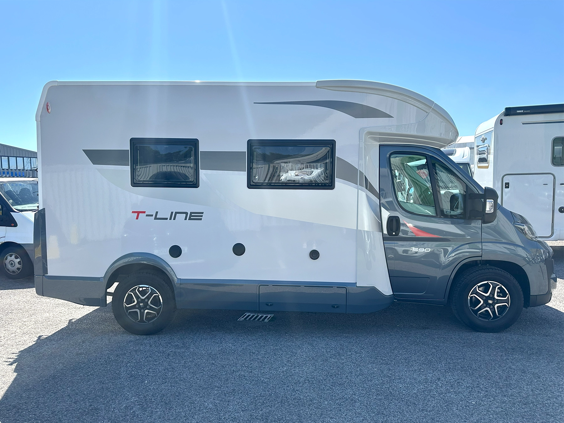 Roller Team T-Line 590 Exterior Left Side
