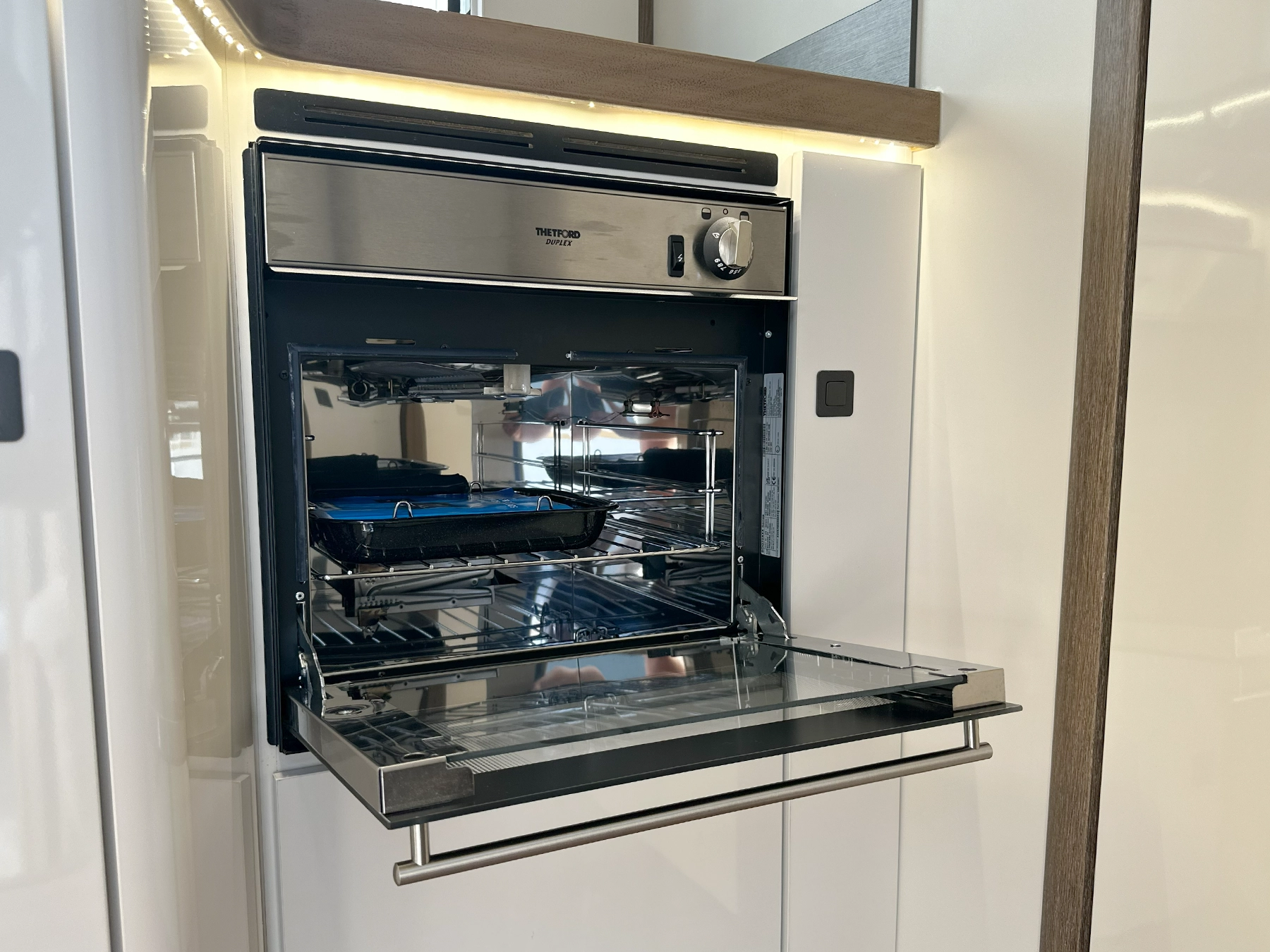 Roller Team T-Line 590 Thetford Oven