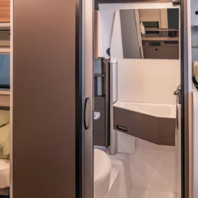 Burstner B66 640 Campervan - Washroom
