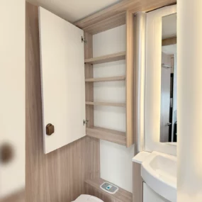 Burstner Lyseo M Harmony Line 690 Bathroom Cabinet