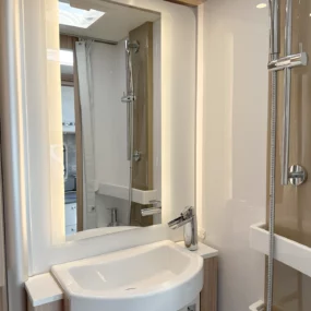 Burstner Lyseo M Harmony Line 690 Bathroom Window