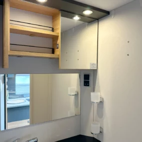 Dethleff Globebus i6 Bathroom Mirror & Cupboard