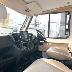 Dethleff Globebus i6 Drivers Cabs