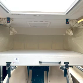 Dethleff Globebus i6 Drop Down Bed