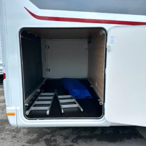 Dethleff Globebus i6 Exterior Garage