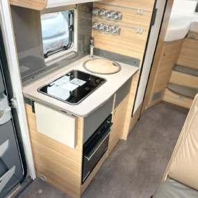 Dethleff Globebus i6 Kitchen Area