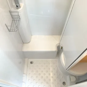Dethleffs Globebus T1 Shower Floor