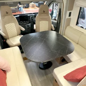 Benimar Tessoro T481 Lounge Area