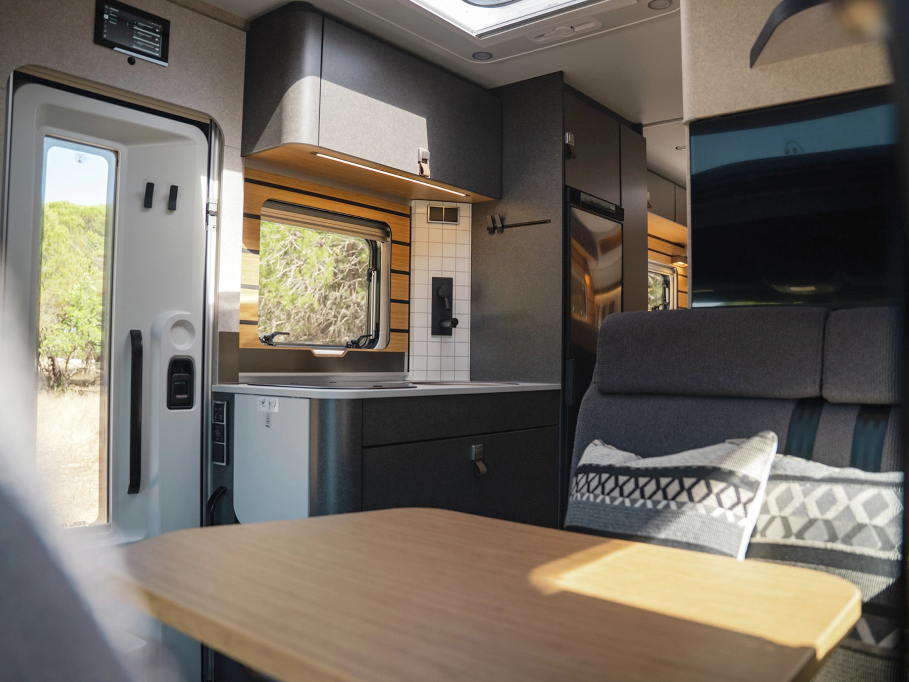 Hymer ML-T 570 Xperience Motorhome - Interior Kitchen