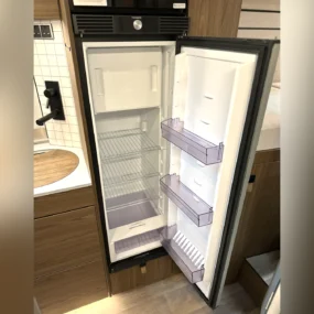 Hymer ML-T 580 AWD Dometic Fridge Freezer