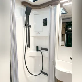 Hymer ML-T 580 AWD Shower