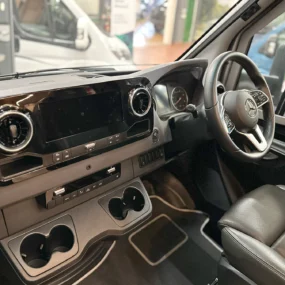 Hymer ML-T 580 AWD Steering Wheel & Multimedia System