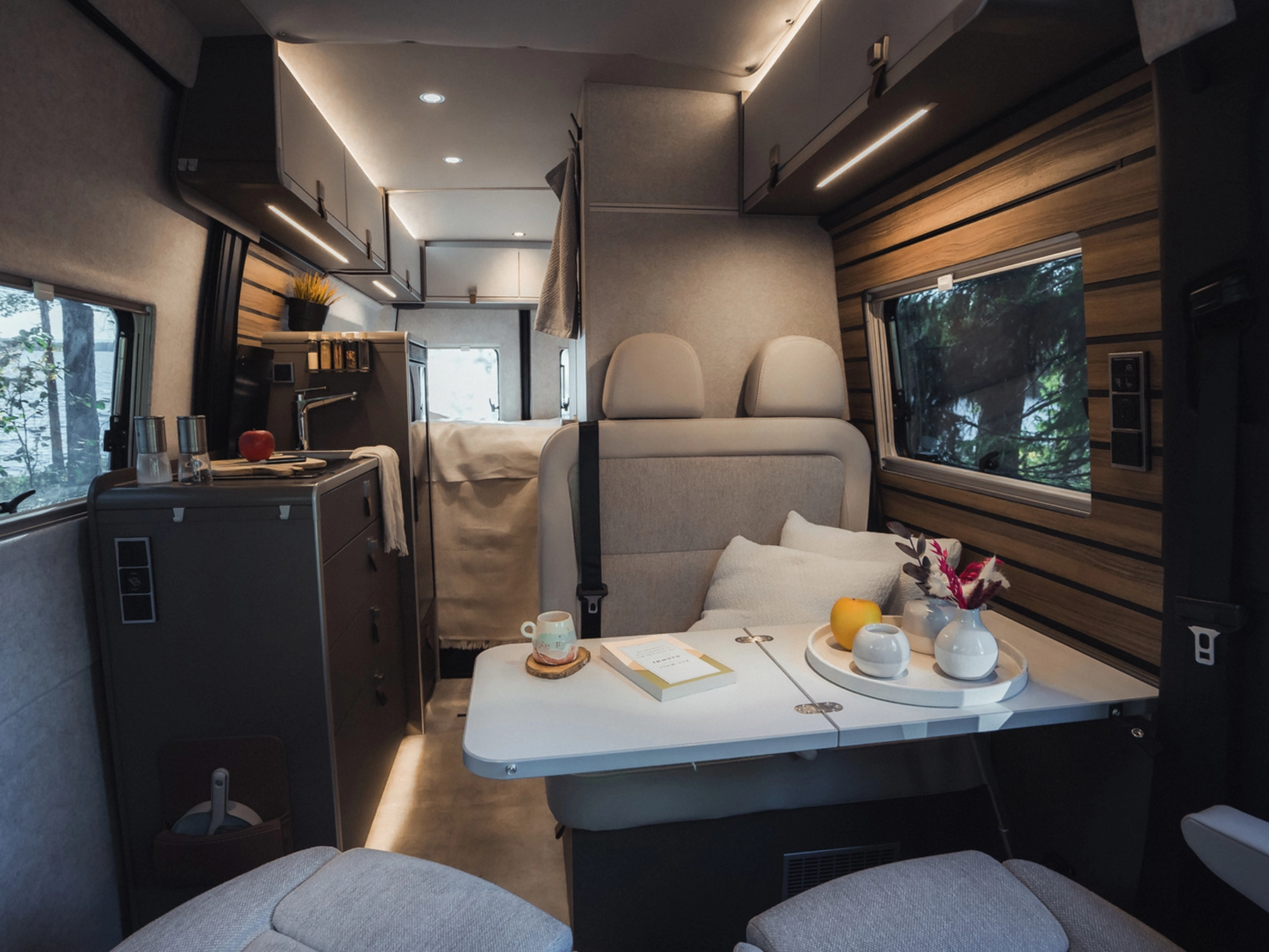 Hymer Grand Canyon S Xperience Campervan - Interior